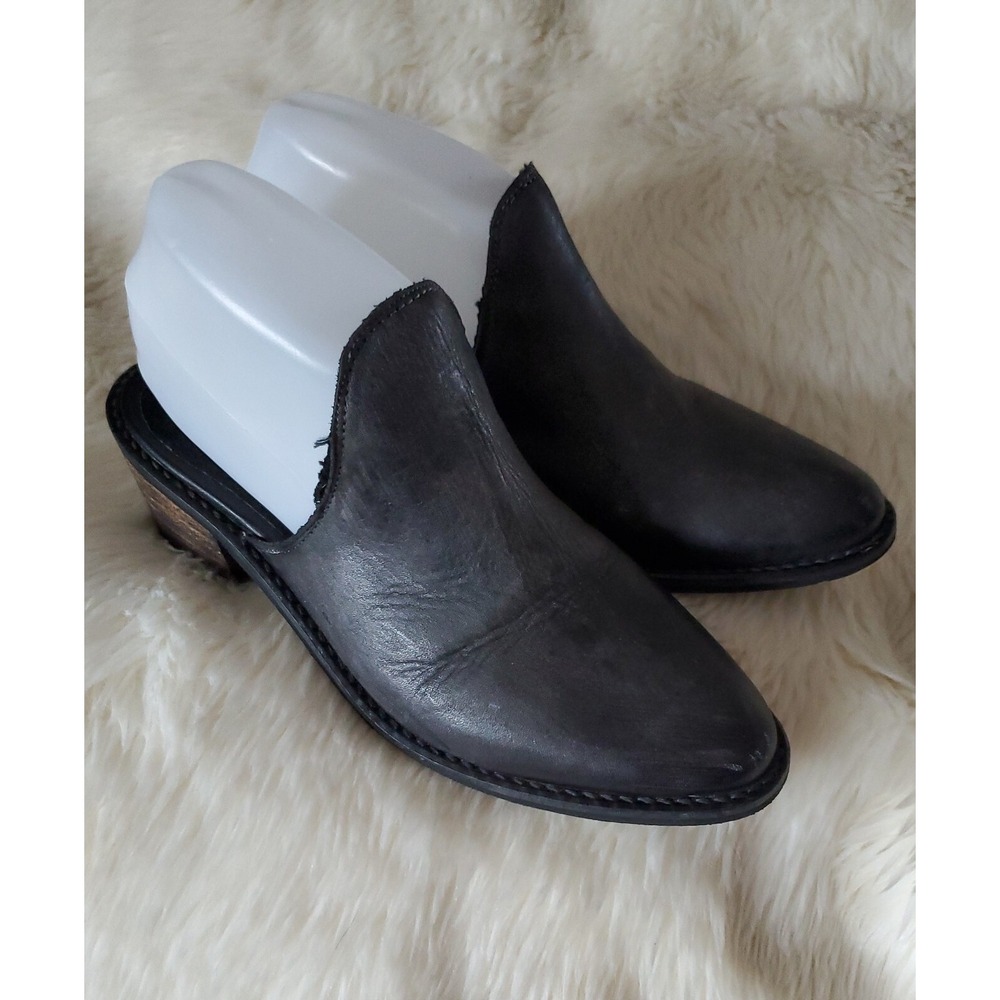 Volatile Womens Dayton Black/Pewter Leather Clogs 5661 Shoes 6